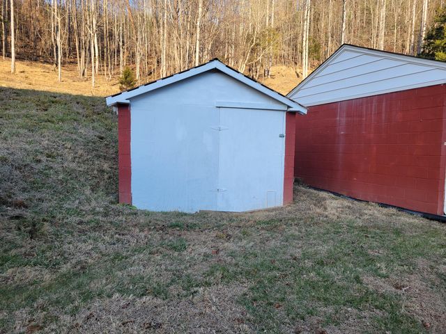 390 Riverbrook RD, Henry, VA 24102