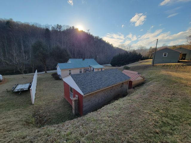 390 Riverbrook RD, Henry, VA 24102