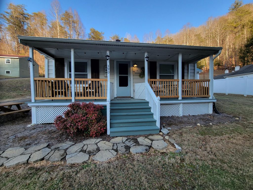 390 Riverbrook RD, Henry, VA 24102