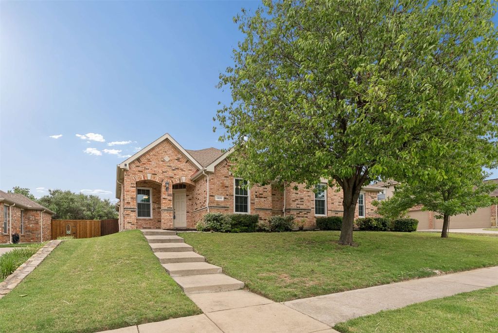 1221 Amistad Drive, Prosper, TX 75078