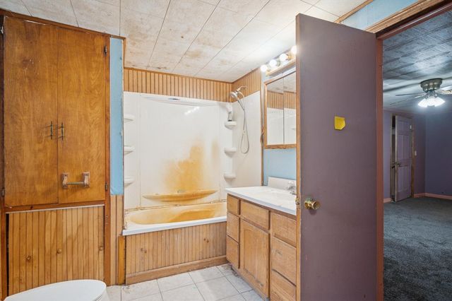 26412 H Drive, Albion, MI 49224