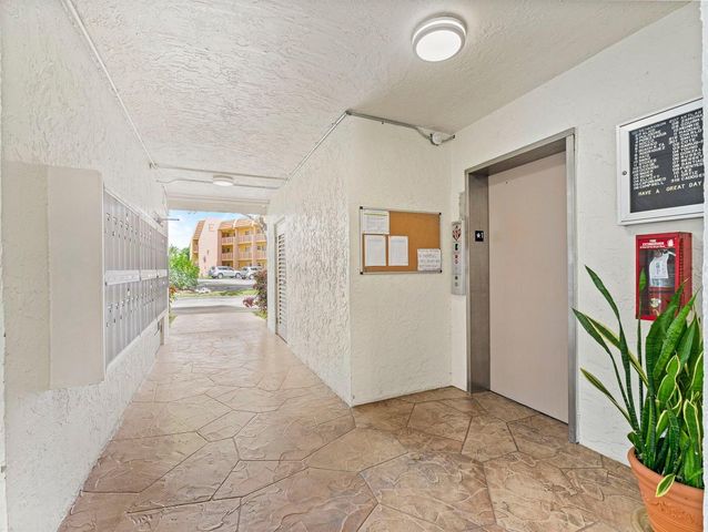 6800 Royal Palm Boulevard 207f, Margate, FL 33063