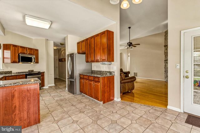 176 BILLOWS DR, Mount Royal, NJ 08061
