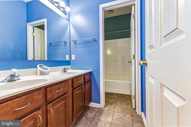 176 BILLOWS DR, Mount Royal, NJ 08061