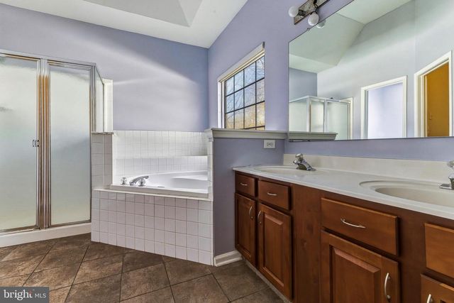 176 BILLOWS DR, Mount Royal, NJ 08061