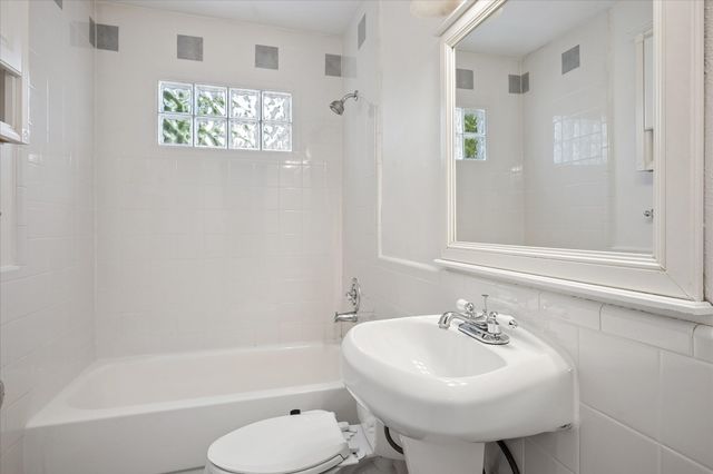 1217 Fuller Drive, Dallas, TX 75218