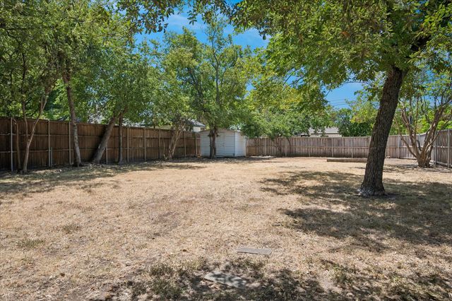 1217 Fuller Drive, Dallas, TX 75218