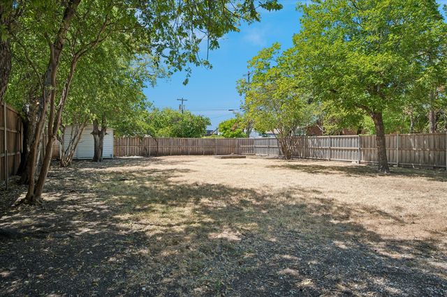 1217 Fuller Drive, Dallas, TX 75218