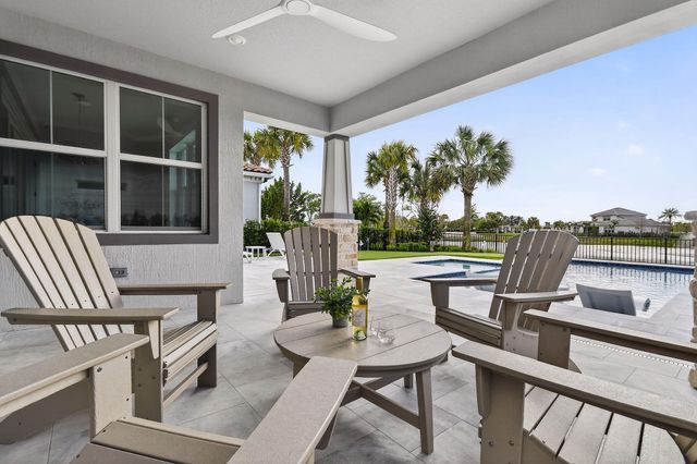 10764 Northbrook Circle, Palm Beach Gardens, FL 33412