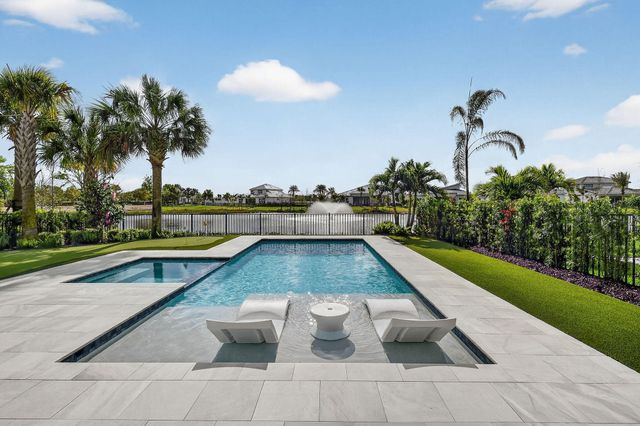 10764 Northbrook Circle, Palm Beach Gardens, FL 33412