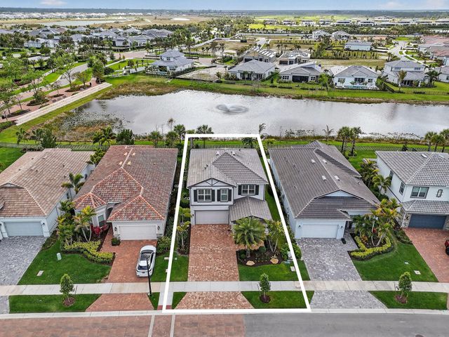 10764 Northbrook Circle, Palm Beach Gardens, FL 33412