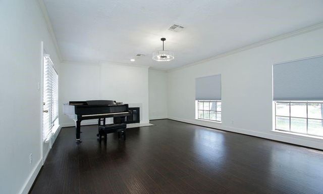 8006 Albin Lane, Houston, TX 77071