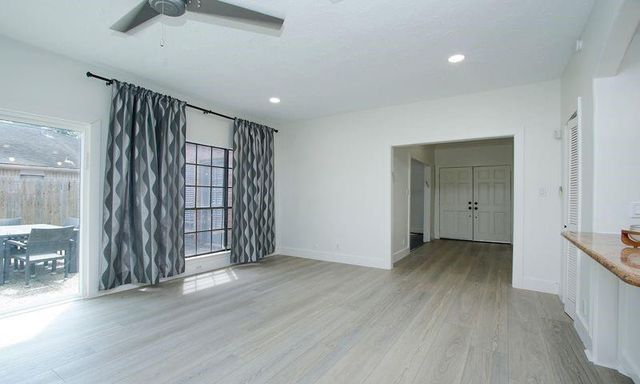 8006 Albin Lane, Houston, TX 77071