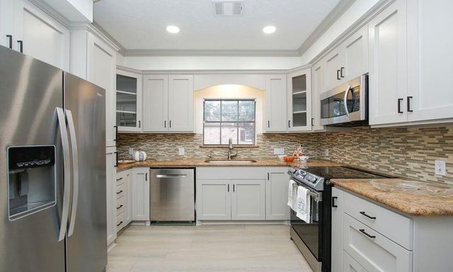 8006 Albin Lane, Houston, TX 77071