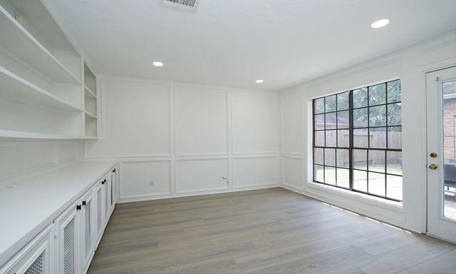 8006 Albin Lane, Houston, TX 77071