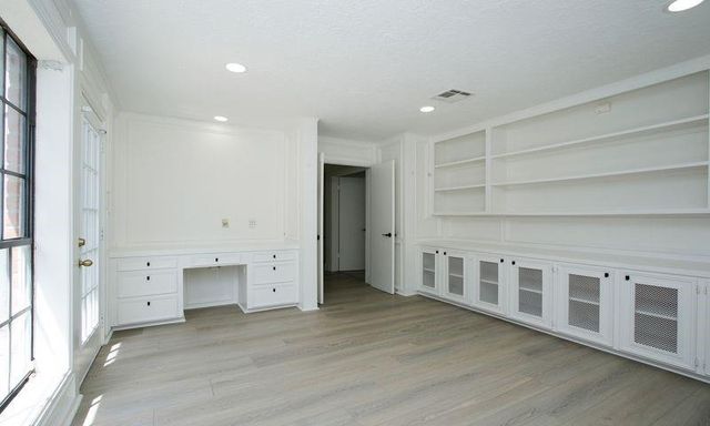 8006 Albin Lane, Houston, TX 77071