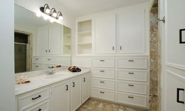 8006 Albin Lane, Houston, TX 77071