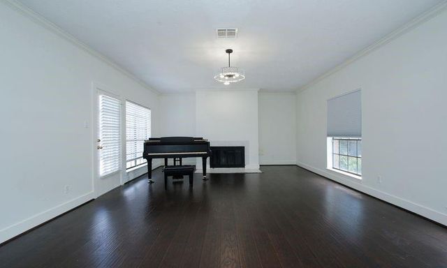 8006 Albin Lane, Houston, TX 77071