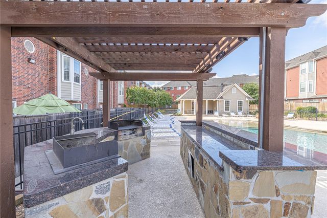 1198 Jones Butler Road 2007, College Station, TX 77840