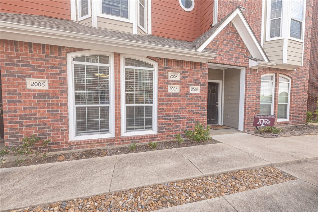 1198 Jones Butler Road 2007, College Station, TX 77840