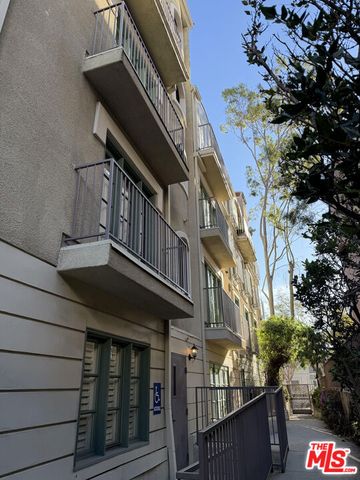 277 S Spalding Drive 303, Beverly Hills, CA 90212