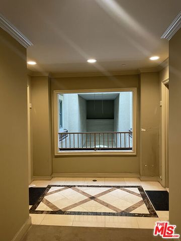 277 S Spalding Drive 303, Beverly Hills, CA 90212