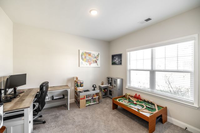 150 Crabourne Dr, White House, TN 37188