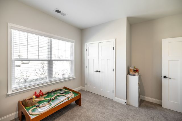 150 Crabourne Dr, White House, TN 37188