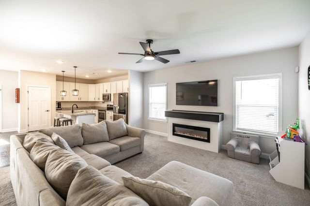 150 Crabourne Dr, White House, TN 37188