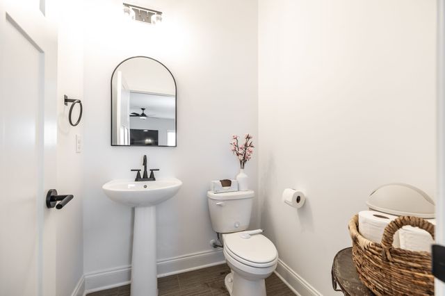 150 Crabourne Dr, White House, TN 37188