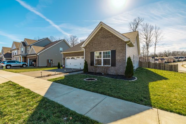 150 Crabourne Dr, White House, TN 37188