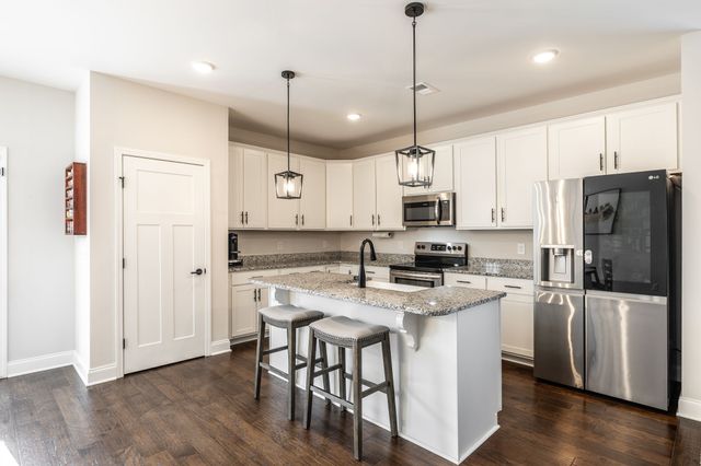 150 Crabourne Dr, White House, TN 37188