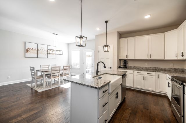 150 Crabourne Dr, White House, TN 37188