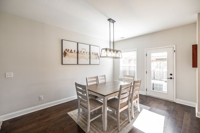 150 Crabourne Dr, White House, TN 37188