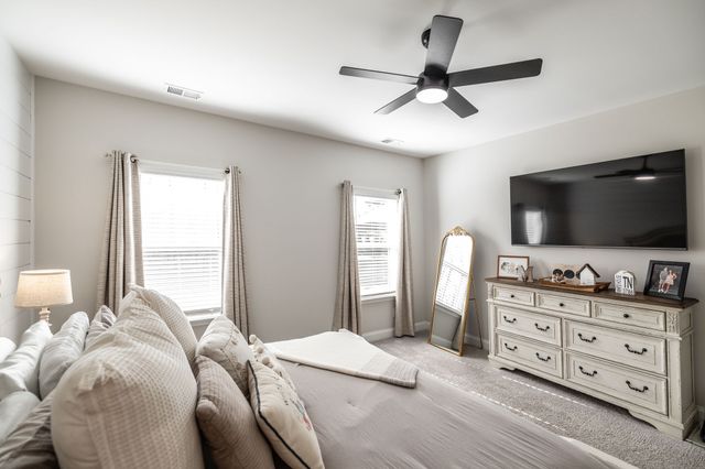 150 Crabourne Dr, White House, TN 37188