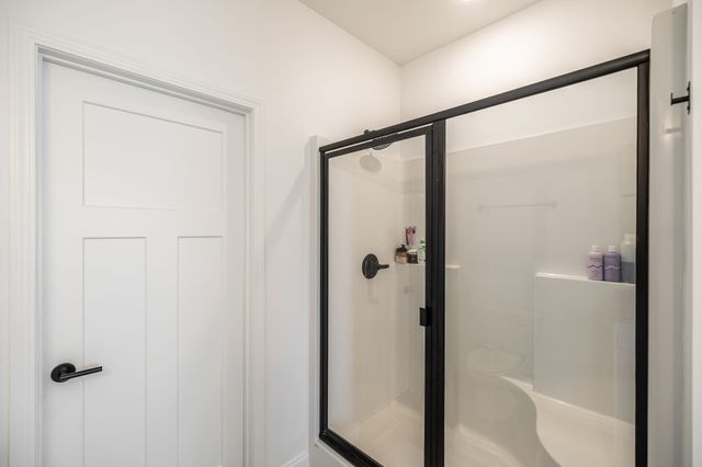 150 Crabourne Dr, White House, TN 37188