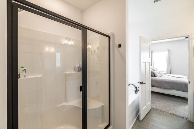 150 Crabourne Dr, White House, TN 37188