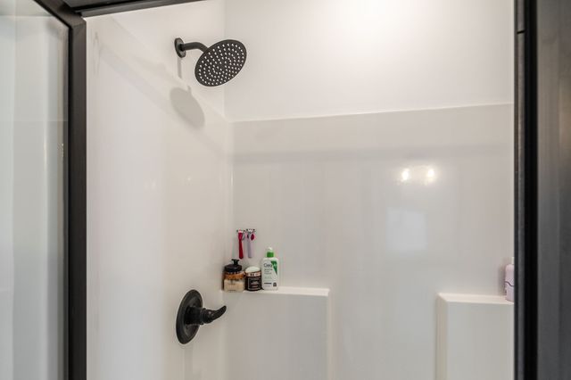 150 Crabourne Dr, White House, TN 37188