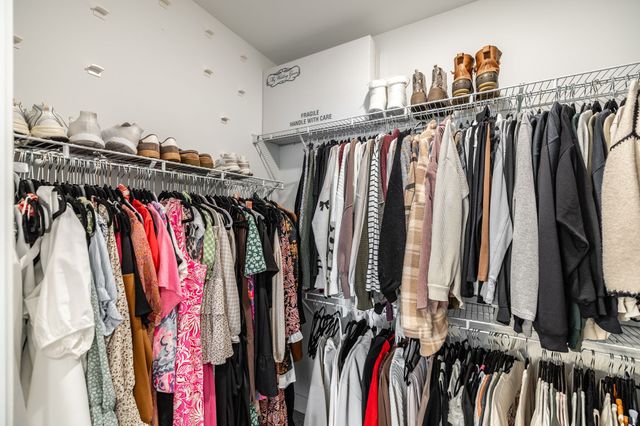 150 Crabourne Dr, White House, TN 37188