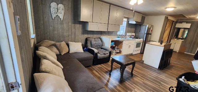 7992 Sims Drive, Frankston, TX 75763