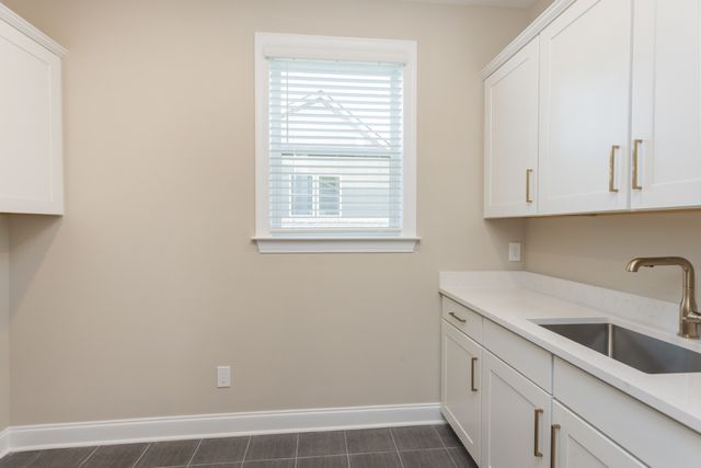 6002 Painted Skies Drive, Spring Hill, TN 37174