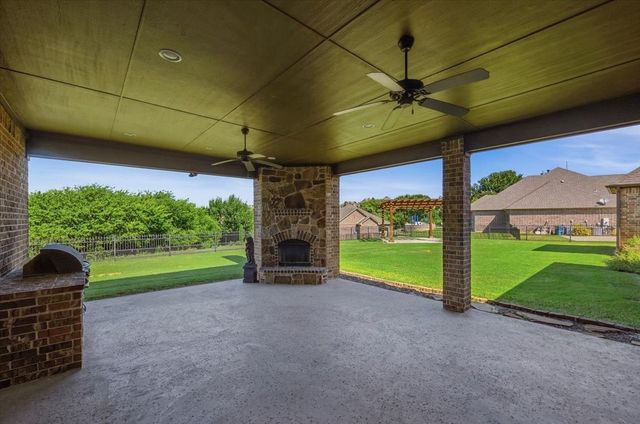 12408 Villa Milano Drive, Fort Worth, TX 76126
