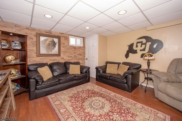 802 Riverbend Dr, Clark Twp., NJ 07066