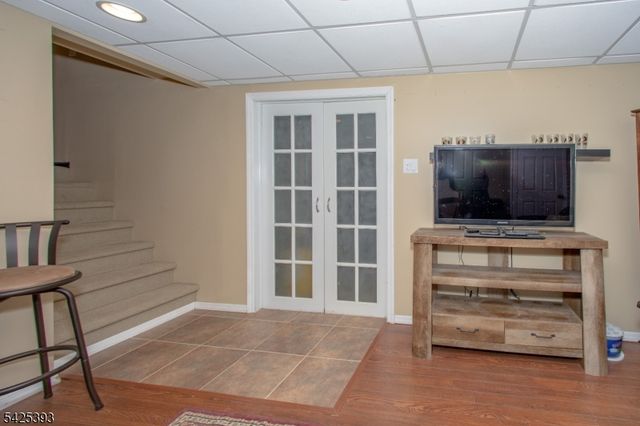 802 Riverbend Dr, Clark Twp., NJ 07066