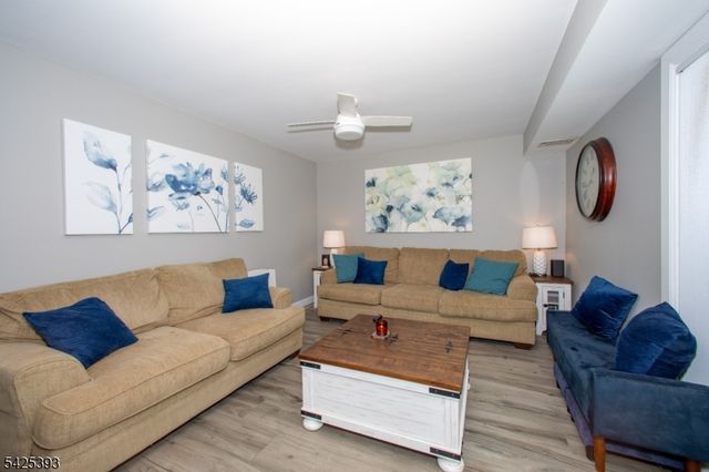 802 Riverbend Dr, Clark Twp., NJ 07066