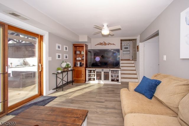 802 Riverbend Dr, Clark Twp., NJ 07066