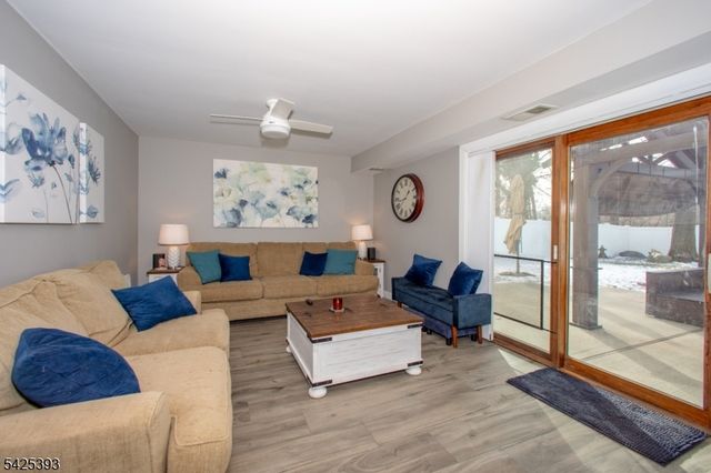 802 Riverbend Dr, Clark Twp., NJ 07066
