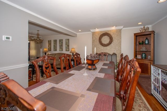 802 Riverbend Dr, Clark Twp., NJ 07066