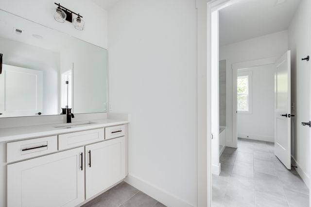 2430 Little Ave, Nashville, TN 37206