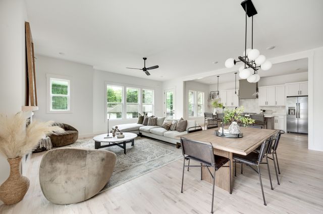 2430 Little Ave, Nashville, TN 37206
